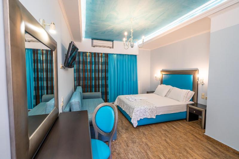 Deluxe Room with Sea View image 3