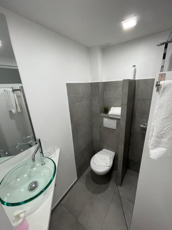 Double Room image 3