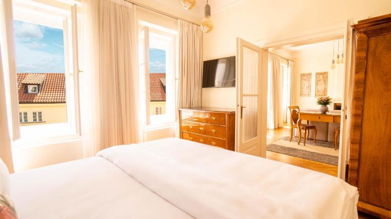 Charles Bridge Suite image 3