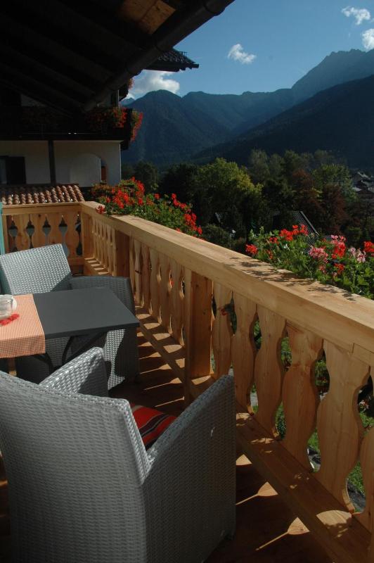 Apartment with Mountain View image 3