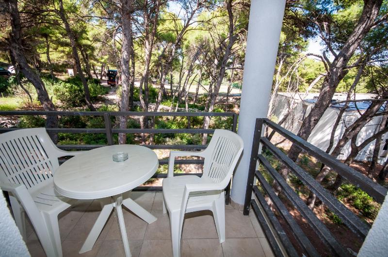 Double Room with Balcony image 2