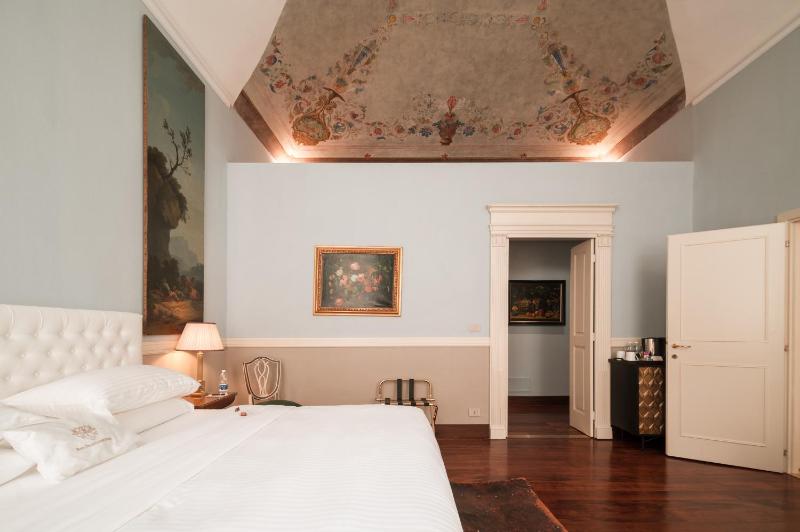Junior Suite image 1