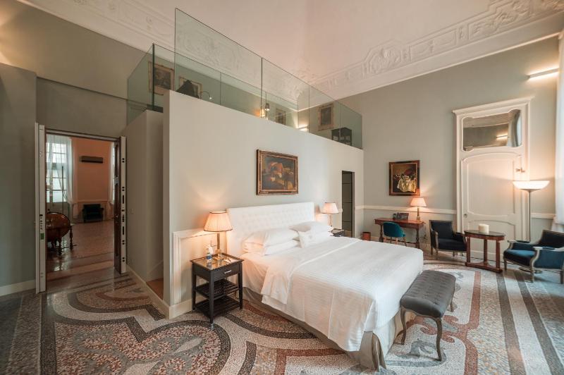 Royal Palace Hotel - image 11
