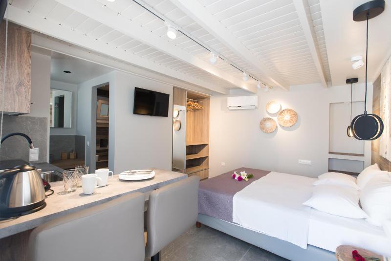 Deluxe Apartment image 1
