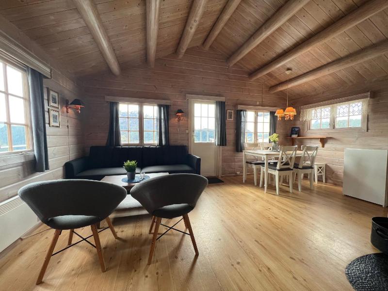 Two-Bedroom Cottage image 4