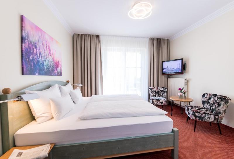 Double Room with Balcony image 1