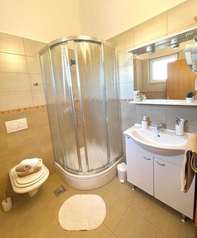 Apartment - Split Level image 3