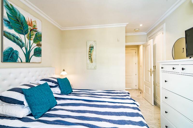 Spacious 2 Bedroom Apartment in Puerto Banus with a Private Terrace and Mountain Views - image 47