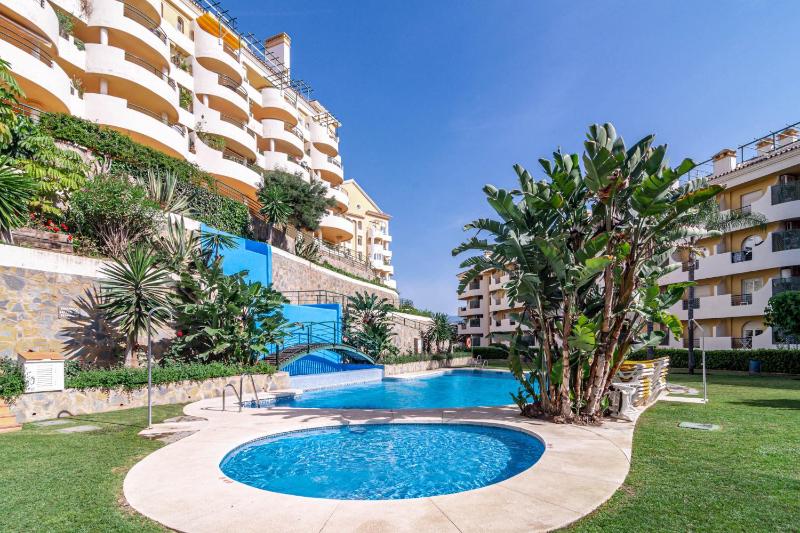 Spacious 2 Bedroom Apartment in Puerto Banus with a Private Terrace and Mountain Views - image 31