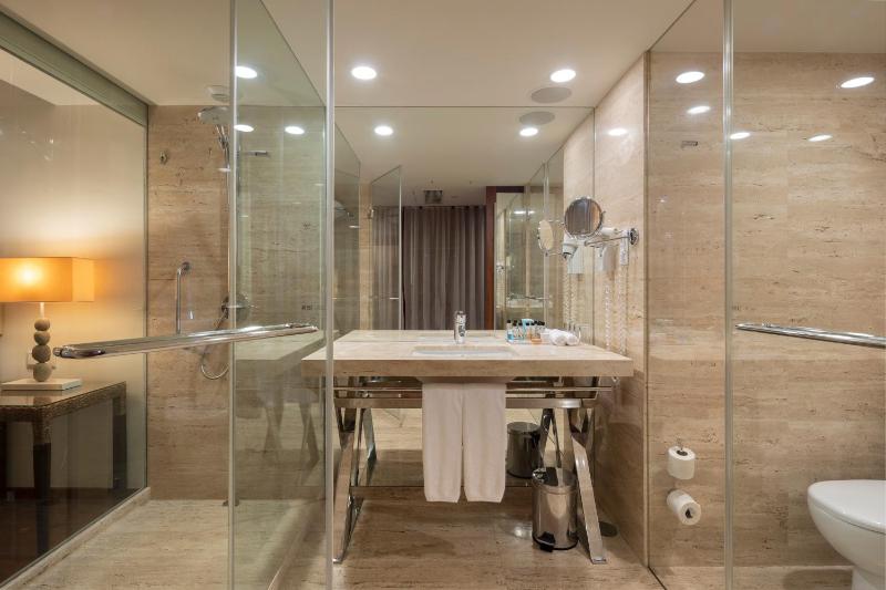 Standard Double or Twin Room with Quarteira View - Mid floor image 3