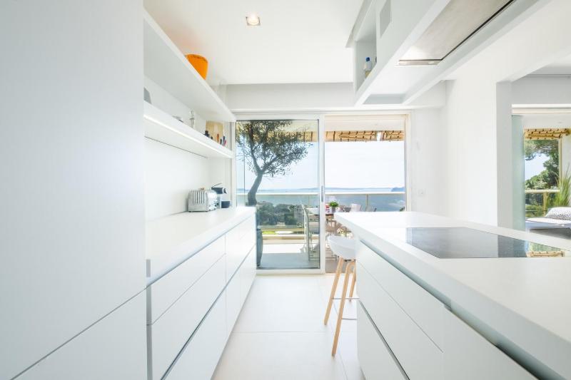 Elegant 3-Room Apartment with Terrace Pool & Island Views - image 28