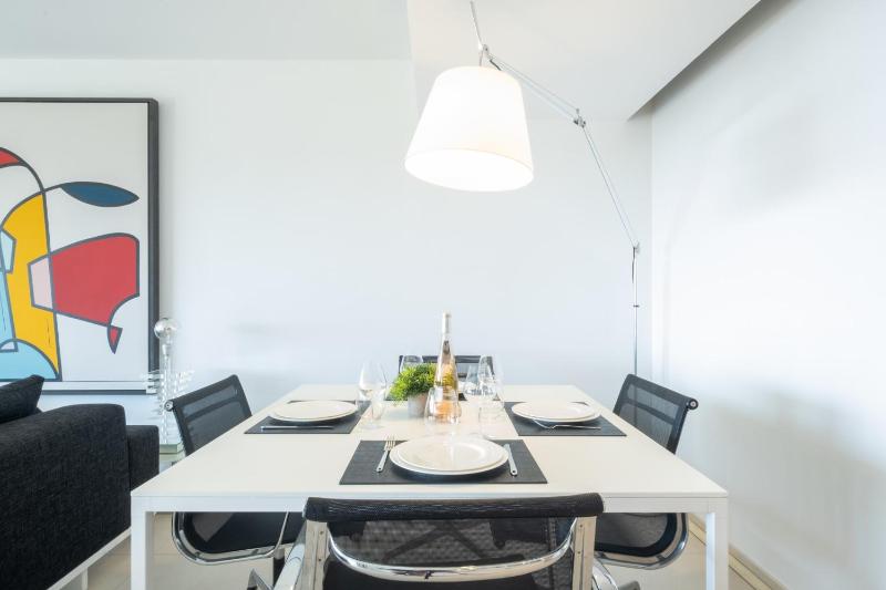 Elegant 3-Room Apartment with Terrace Pool & Island Views - image 12