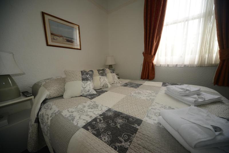 Double Room image 4