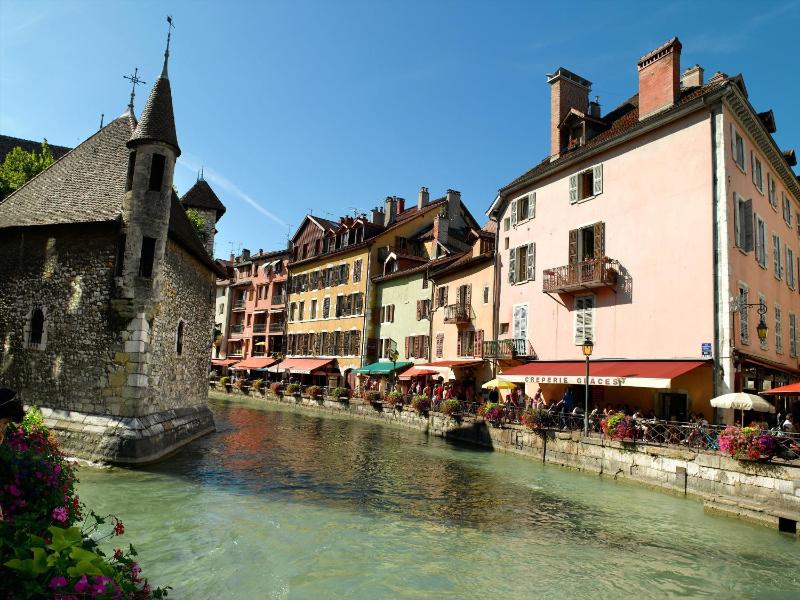 Adagio Annecy Centre Aparthotel - image 22