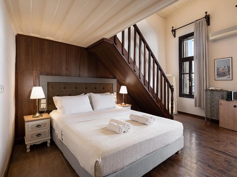 Family Suite with Balcony image 4