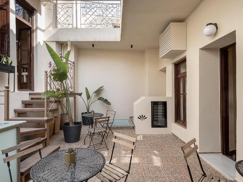 Old Town Suites - image 4