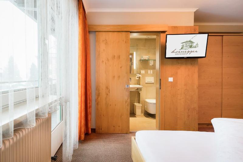 Double Room with Balcony image 4