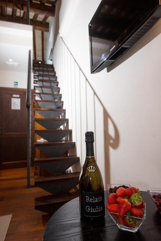 Deluxe Family Room image 2