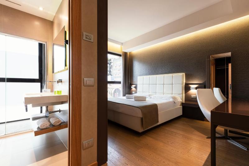 Superior Double or Twin Room image 4