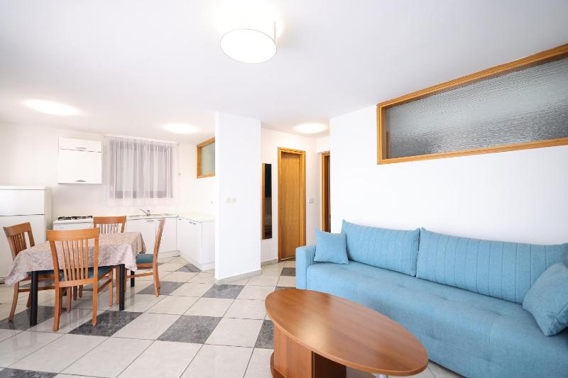 Apartment with Sea View image 4