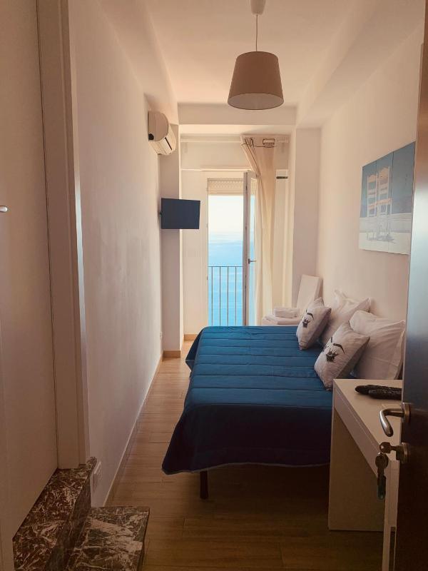 Superior Single Room with Sea View image 1