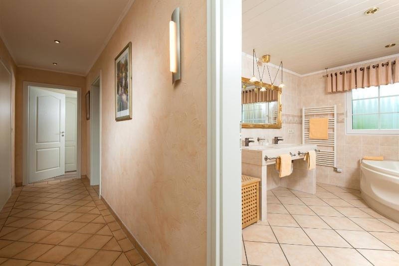 Suite with Balcony image 4