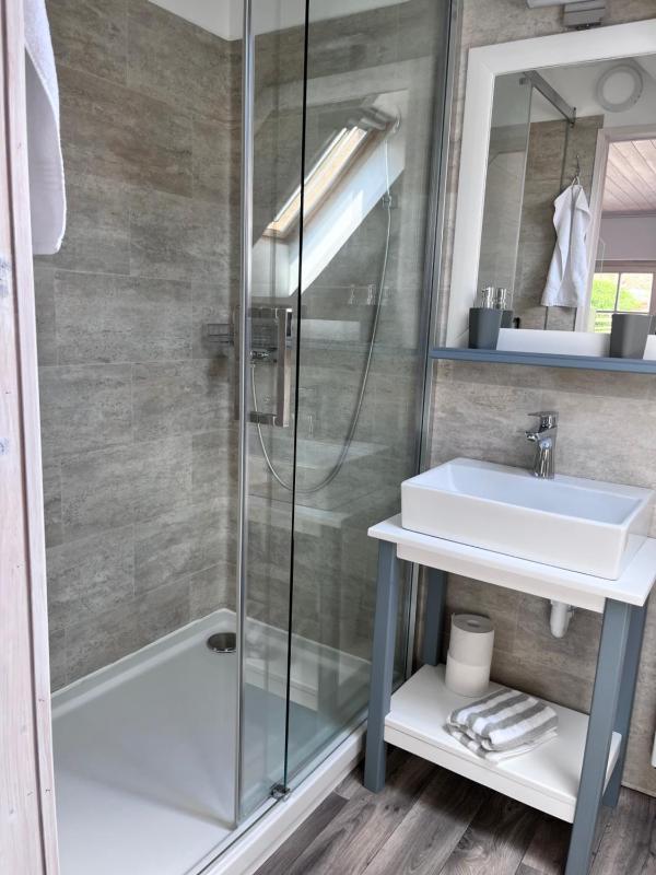 Standard Triple Room image 4