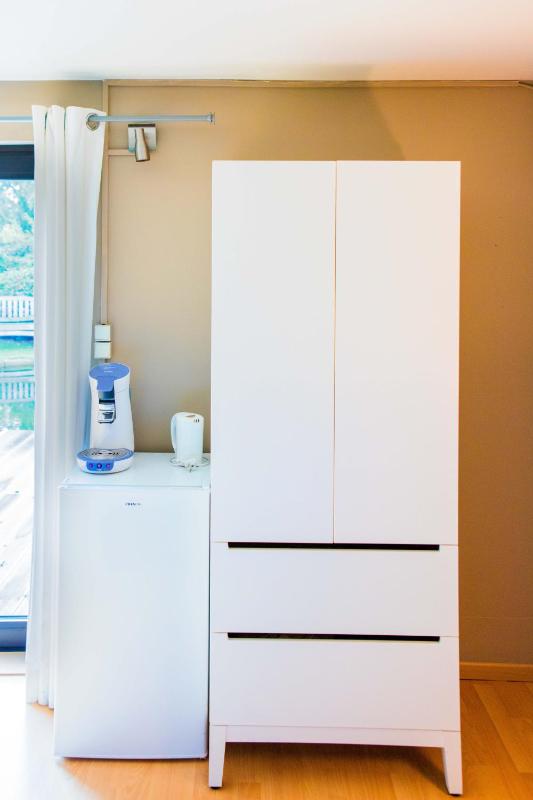 Double Room with Balcony image 2