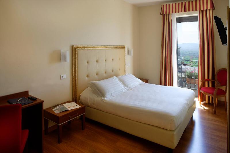 Triple Room with View image 1