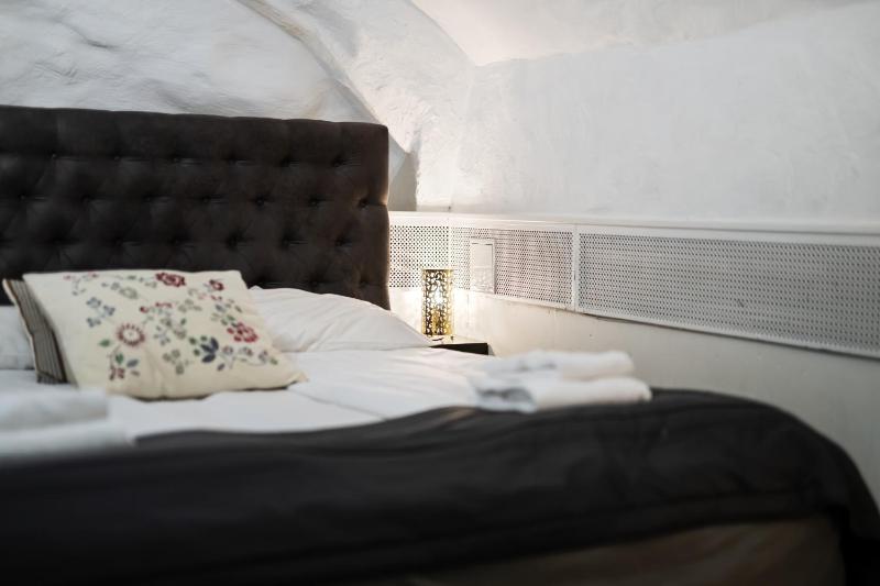 Double Room with Private Toilet and Shared Shower (No Windows) image 1