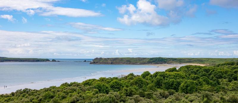 Apartment 10 Waterstone House - Luxury Apartment with Sea Views - image 9