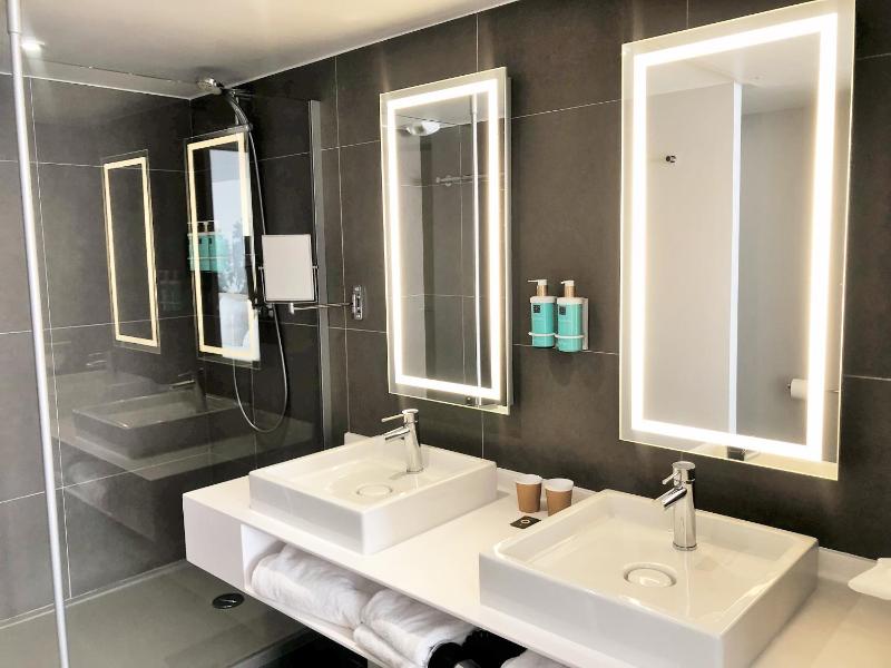 Superior Suite image 4