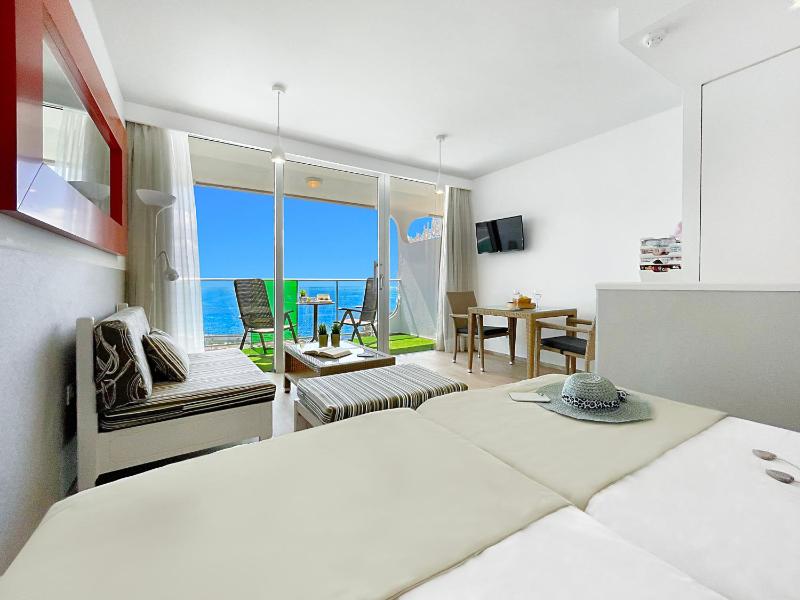 Superior Studio (2 Adults) image 1