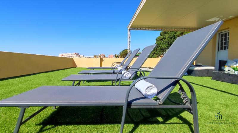 Five-Bedroom Apartment with Sea View Terrace - Calle Monte Sancha image 2