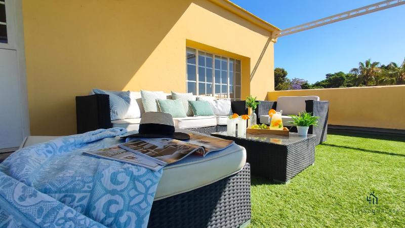 Five-Bedroom Apartment with Sea View Terrace - Calle Monte Sancha image 4