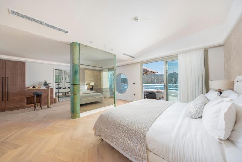 Penthouse Suite image 4