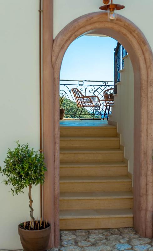 Natura Luxury Suites Parga - image 36