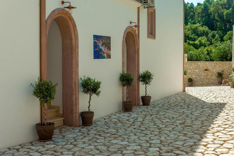 Natura Luxury Suites Parga - image 37