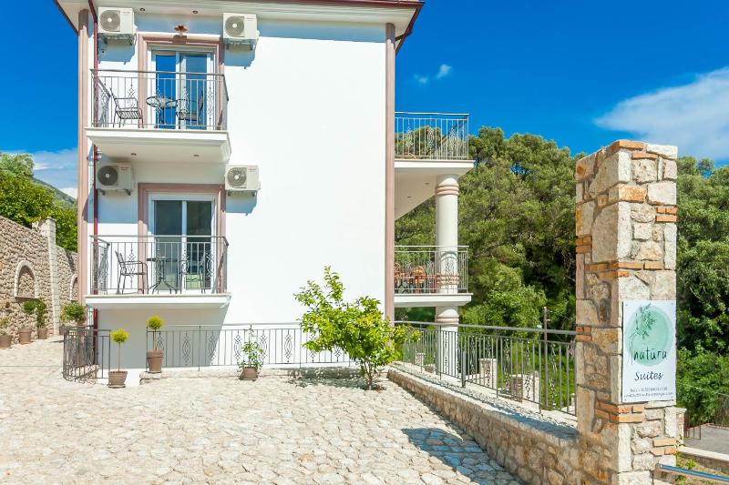Natura Luxury Suites Parga - image 14