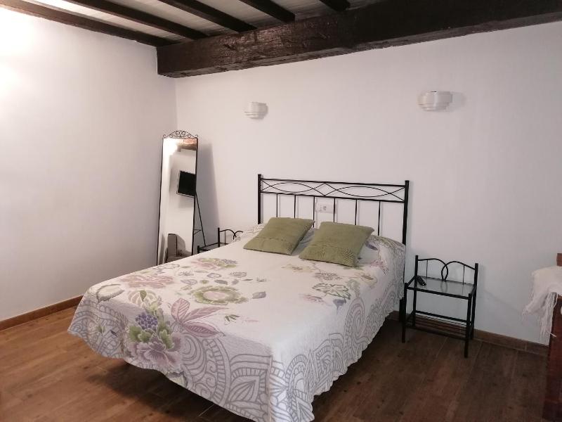 Double Room with Private Bathroom image 3