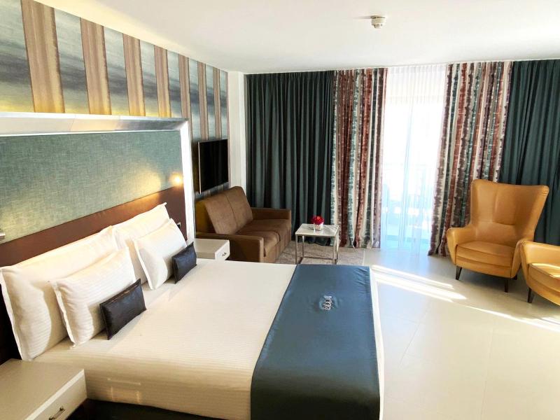 Superior Suite with Hot Tub