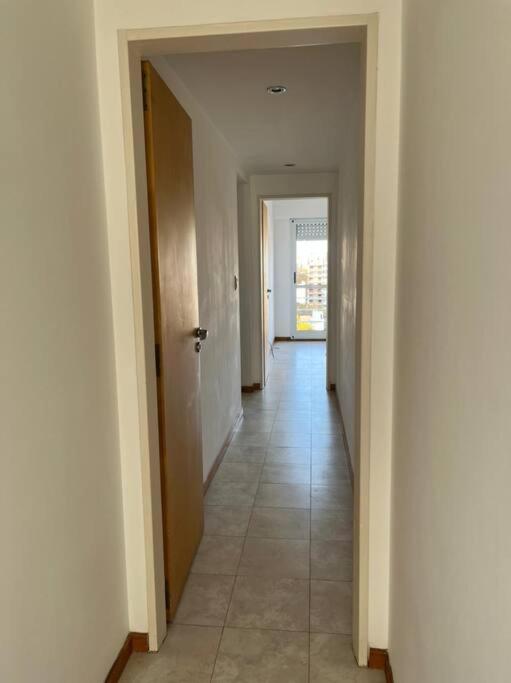 Hermoso departamento con parrillero. Zona Centro - image 4