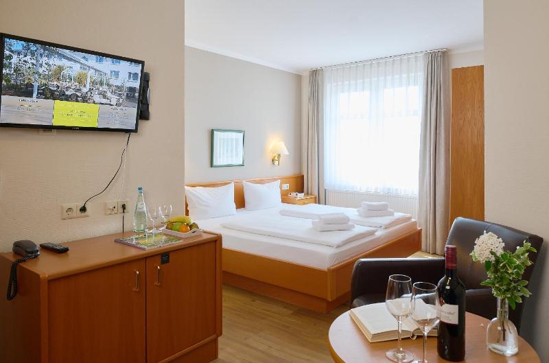 Double Room image 1
