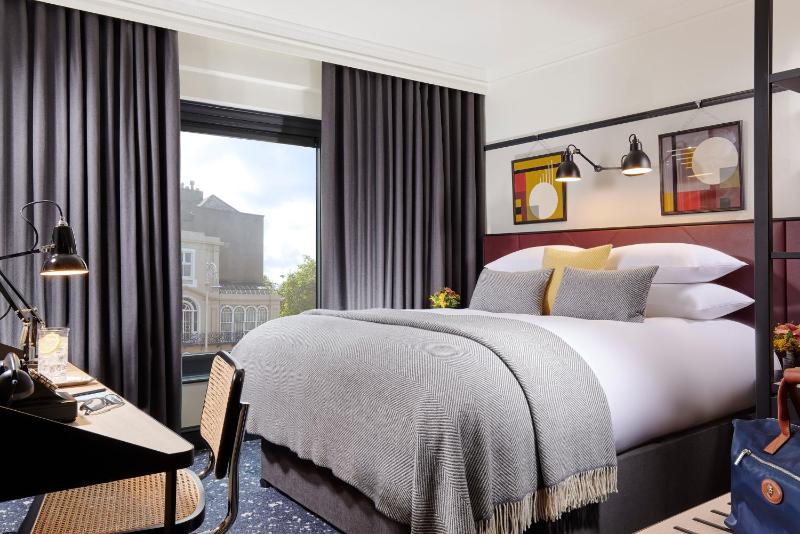 Double Room image 2