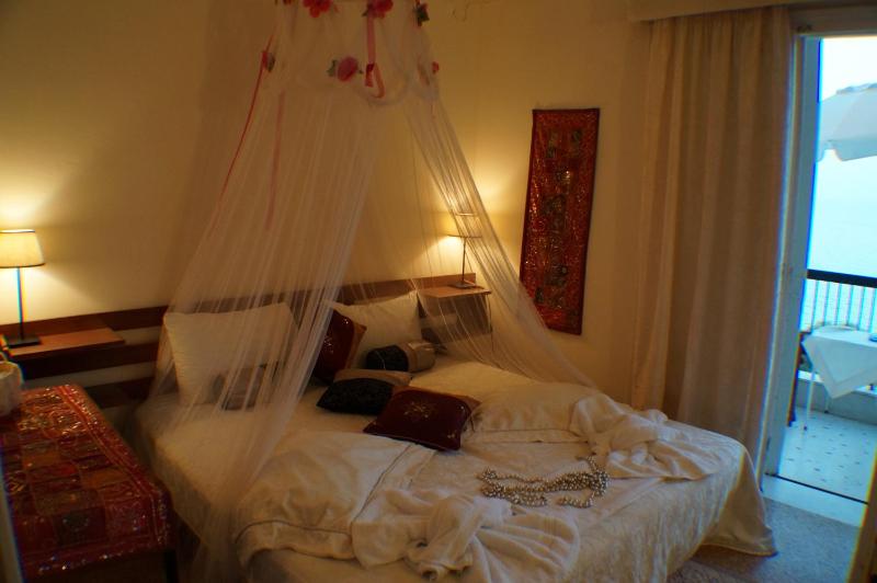 Triple Room with Sea View image 3