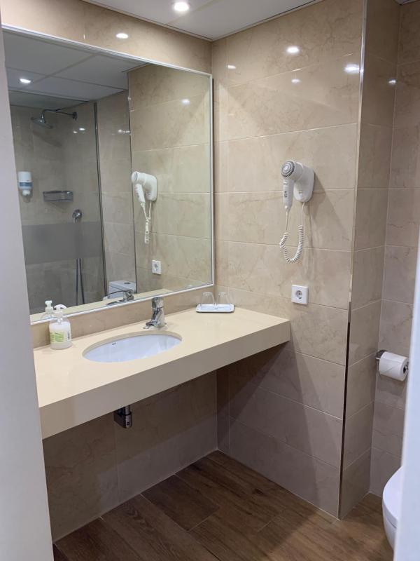 Single Room image 3