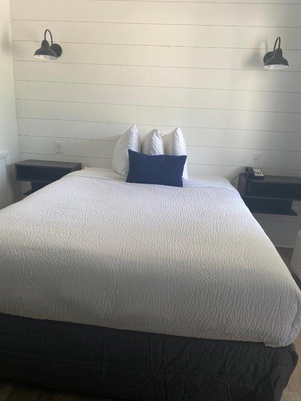 Standard Queen Room image 2