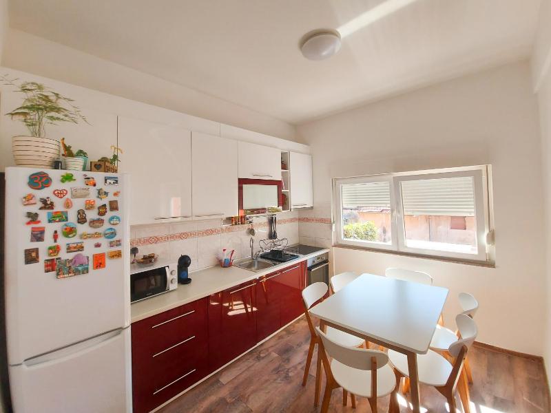 Deluxe Three-Bedroom Villa with Garden image 4