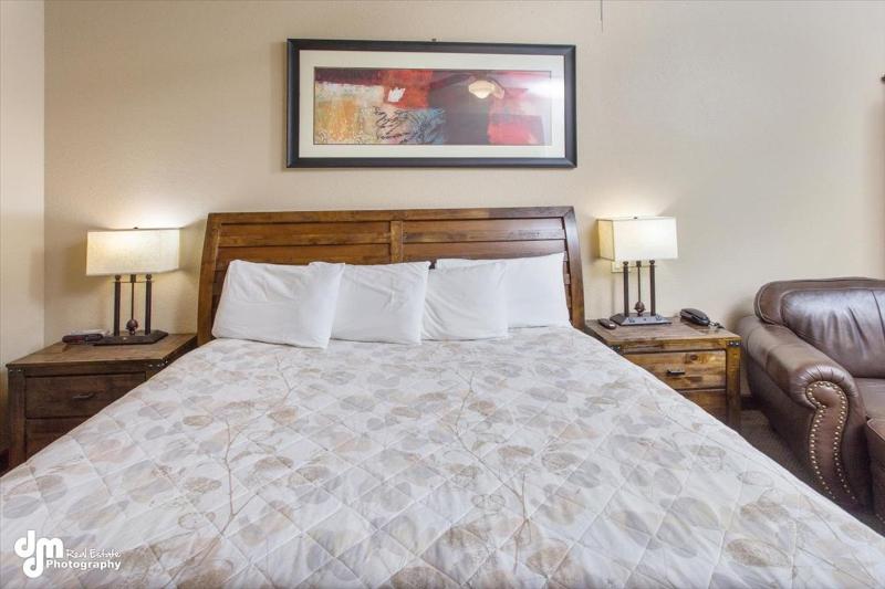 King Room image 4