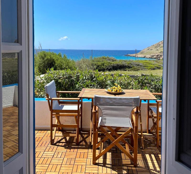 Studio with Sea View image 2